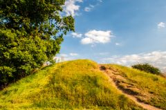 Hadleigh Castle, Climbing the castle defences