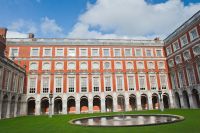 Hampton Court Palace, Fountain Court