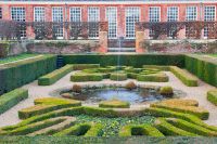 Hampton Court Palace, Pond Garden 2