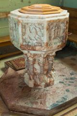 Hampton Lucy, St Peter ad Vincula Church, The marble font