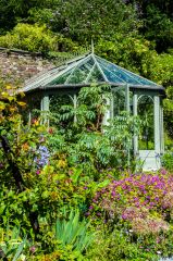 The walled garden summerhouse