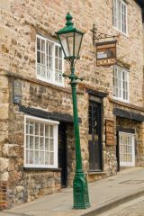 Approaching from further down Steep Hill