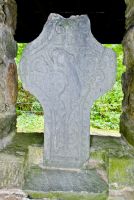 Weathered cross head