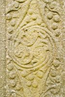 Birds eating grapres carving