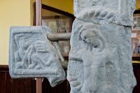 Cross head with reattached arm