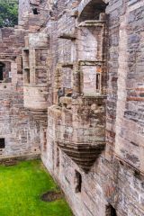 Earl's Palace, Kirkwall, Looking along the Palace wall