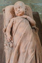 Victorian memorial to an infant