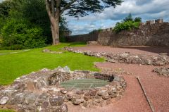 The castle well and wall walk