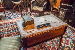 Writing desk in the first floor parlour