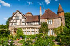 The west facade of the Court