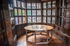 Octagonal table in the withdrawing room