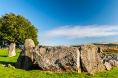 Loanhead of Daviot Stone Circle, The recumbent stone and flanking pillars