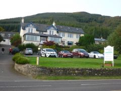 Lochearnhead Hotel (c) Gordon Elliott