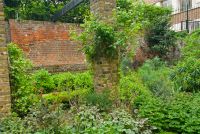 London, Cleary Gardens, Huggin Hill