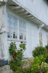 Ground floor, west end