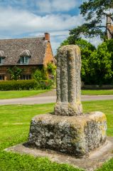 Lyddington, St Andrew Church, Medieval churchyard cross
