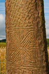 Geometric carving pattern