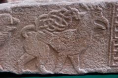 A beast with interwoven tail