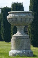 Melford Hall, Garden urn