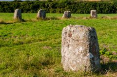 Merry Maidens, Closeup view of the stones
