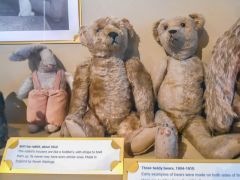 Very early 20th century teddy bears