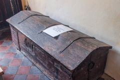 Offord Darcy, St Peter's Church, 17th century oak chest