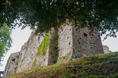 Okehampton Castle, Gatehouse and outer mound