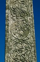 Oronsay Priory, Oronsay Cross shaft