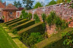 Packwood House, Walled garden borders