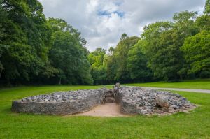 Parc le Breos Burial Chamber