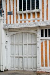 Decorated gateway for wool wagons