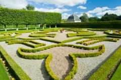 Upper parterre