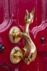 Dolphin door handle on the main entrance