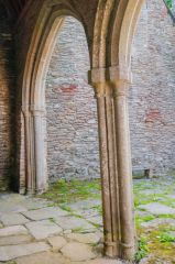 Revelstoke, St Peter the Poor Fisherman, The nave arcade