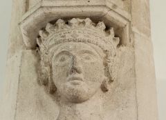 Rollestone, St Andrew's Church, Carved head of a queen on the chancel arch