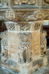 Lion figures on the font
