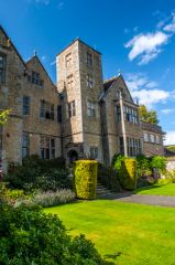 Shipton Hall, The Elizabethan house frontage