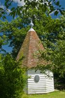 Sissinghurst Castle Garden, Gazebo