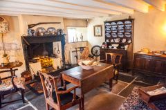 Souter Johnnie's Cottage, The family room