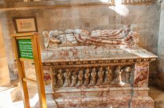 Archbishop Sandys memorial (1588)