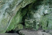 The drystone altar