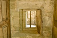 Stokesay Castle, Peephole to great hall