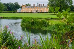 The house from the river bank