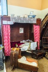 Traditional crofter's box bed