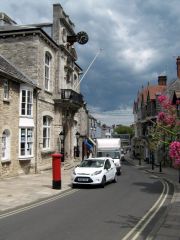 Swanage town hall (c) Roy Hughes