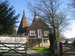 The Old Oast on Stream Lane (c) Oast House Archives