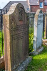 Carlyle's grave in Echelfechan churchyard