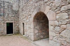 Tolquhon Castle, The inner courtyard
