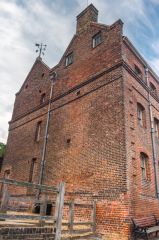 The 1718 barracks block