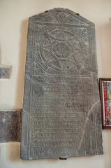 Elizabethan wall monument to Walter Jones